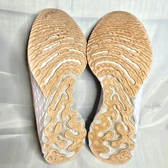 Woman's Nike‎ React Infiniti Running Shoes - Picture 3 of 6